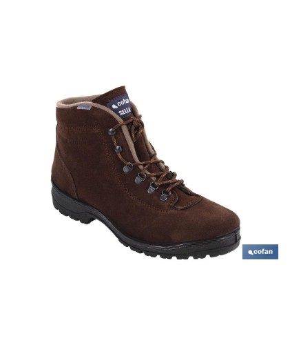 Bota Trekking | Color Marrón Oscuro | Piel Hidrófuga | Modelo Sella | Suela Antideslizante